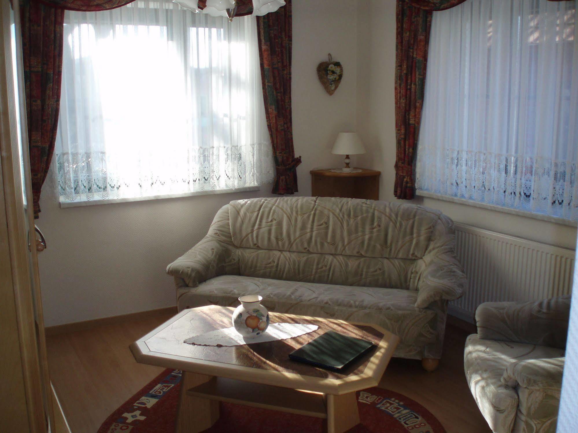 Hotel Garni Nussbaumhof Ueckeritz Kültér fotó