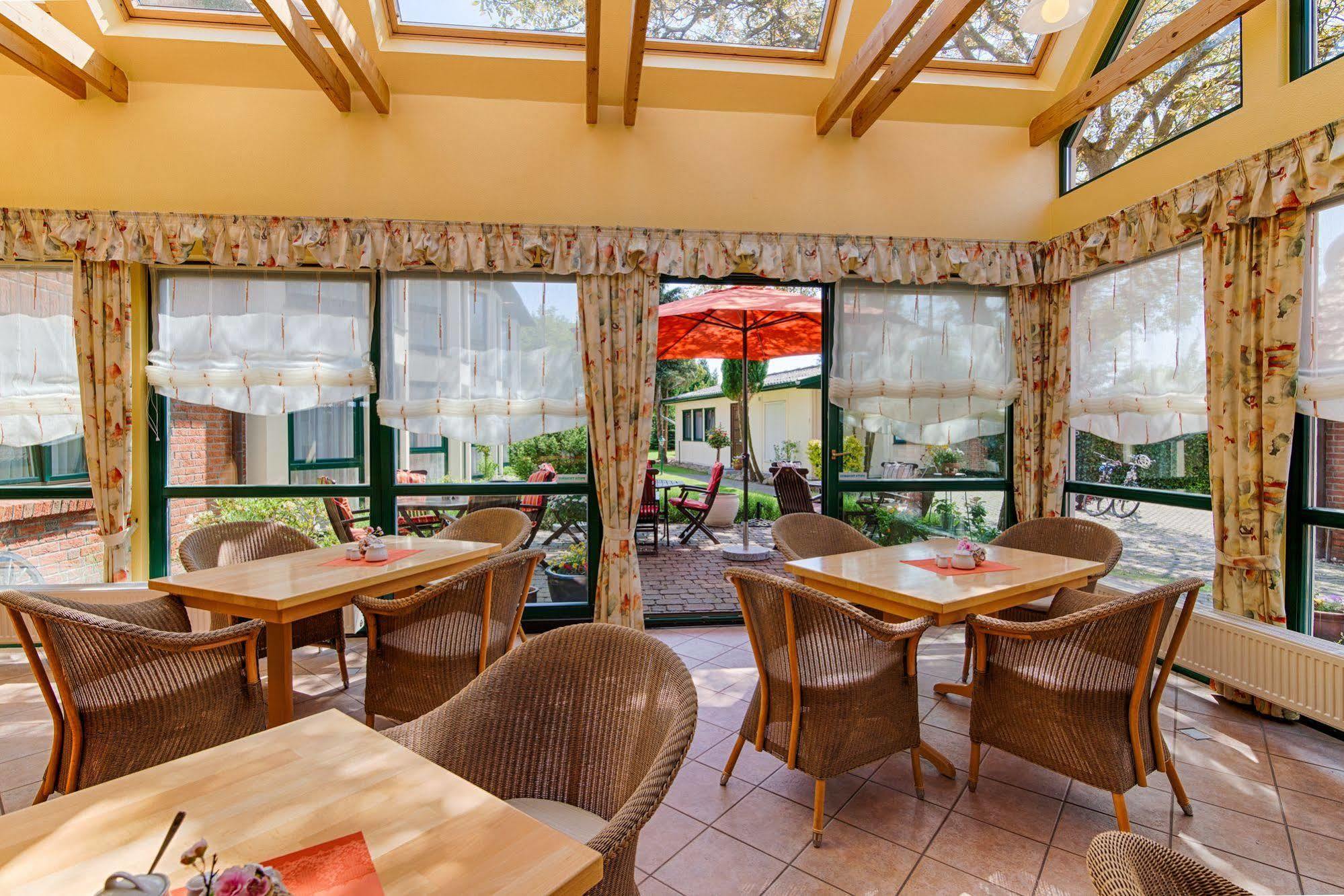 Hotel Garni Nussbaumhof Ueckeritz Kültér fotó